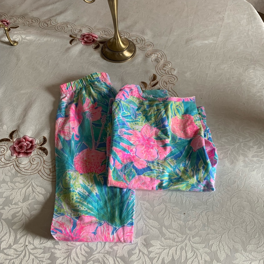 Size 8/10 girls Vibrant Floral Pajama Set